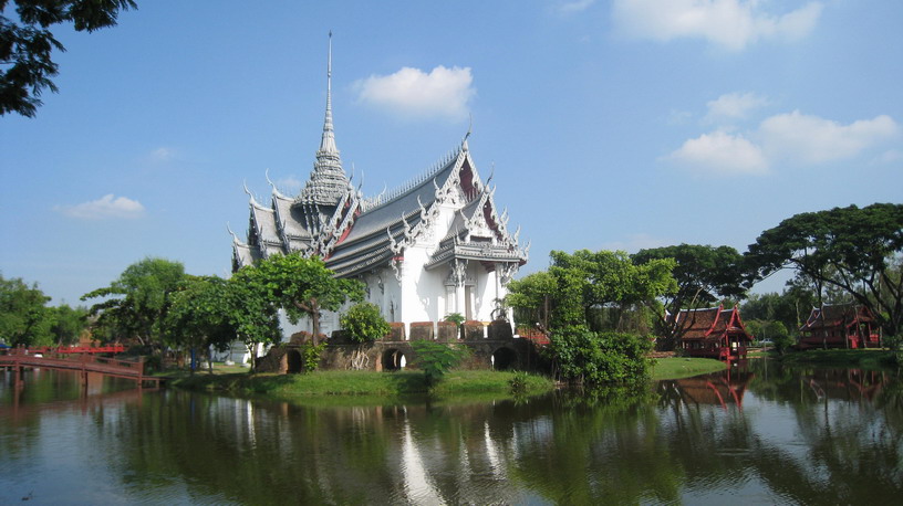 เมืองโบราณ